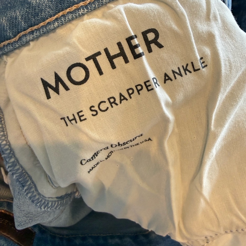 MOTHER Light Wash Jeans “The Scrapper Ankle” - Picture 3 of 4